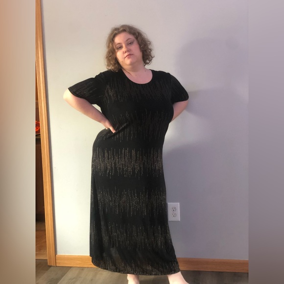 Black & Gold Maxi Dress - Picture 8 of 9